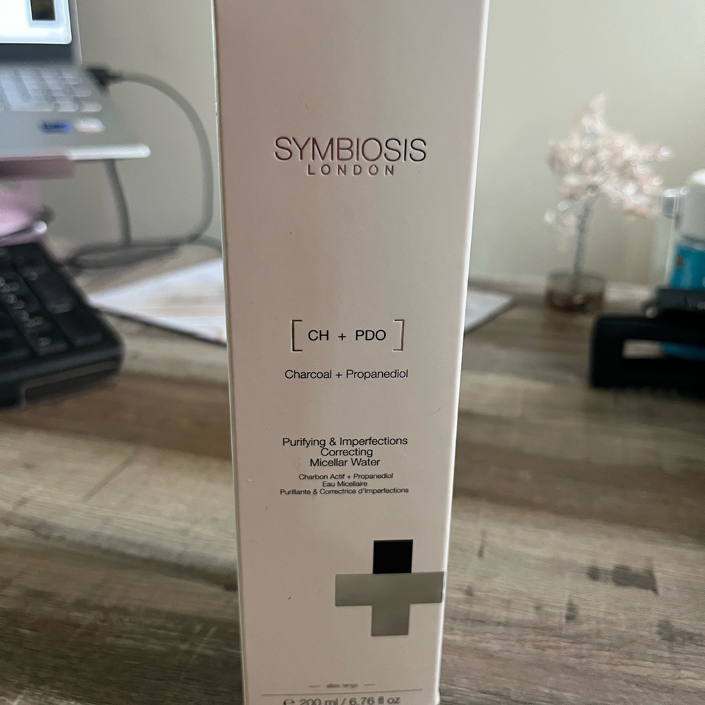 Charcoal Micellar Water - Picture 2 of 10